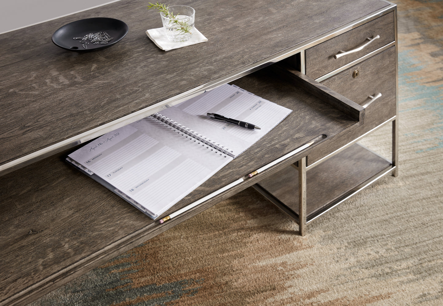 Storia writing desk