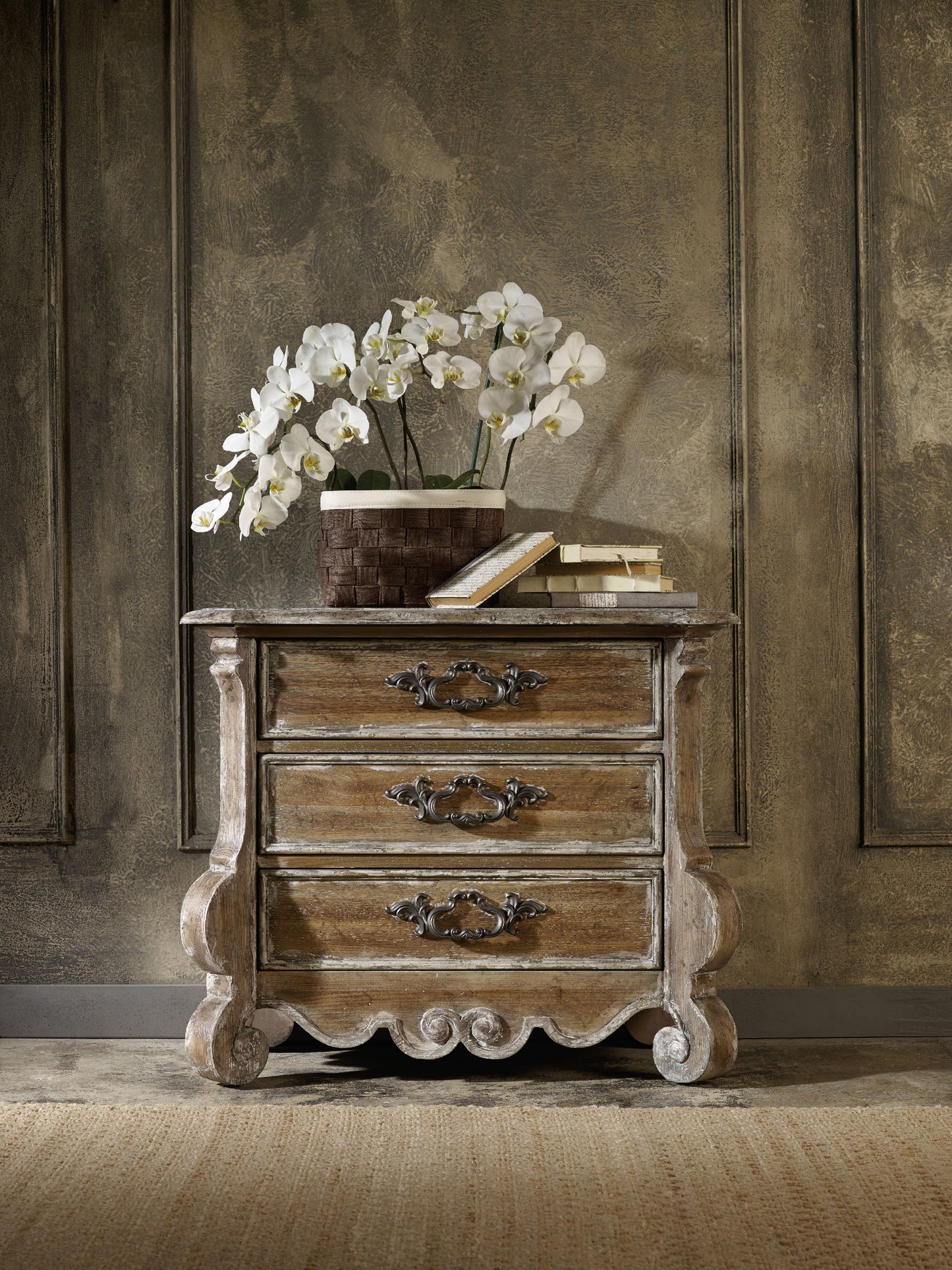 Chatelet nightstand