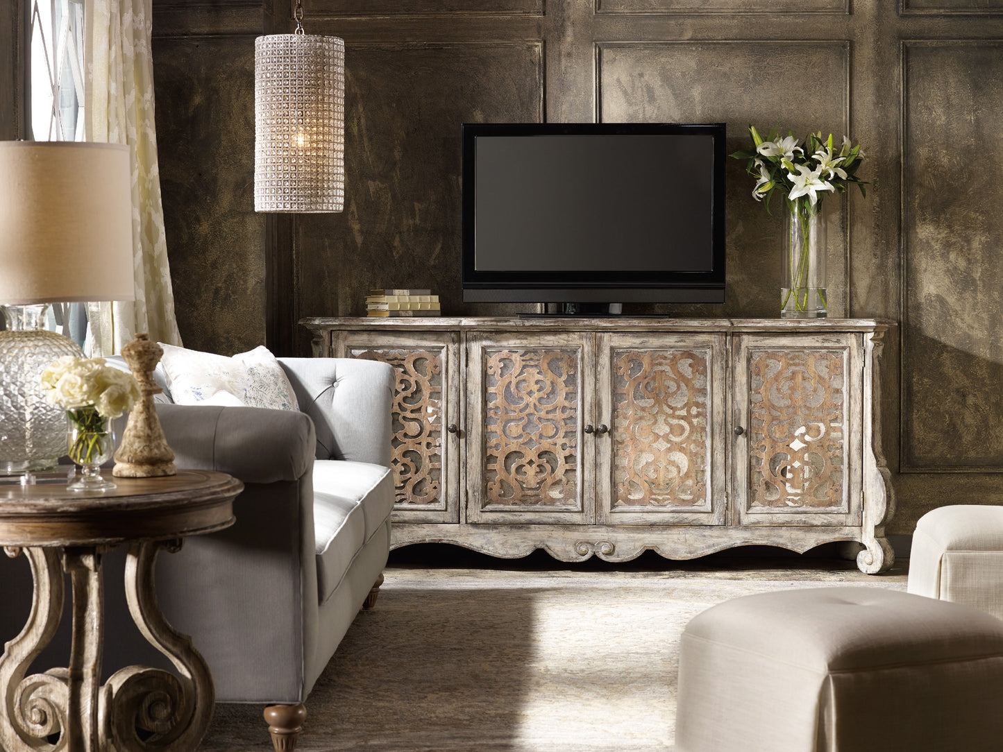 Chatelet credenza