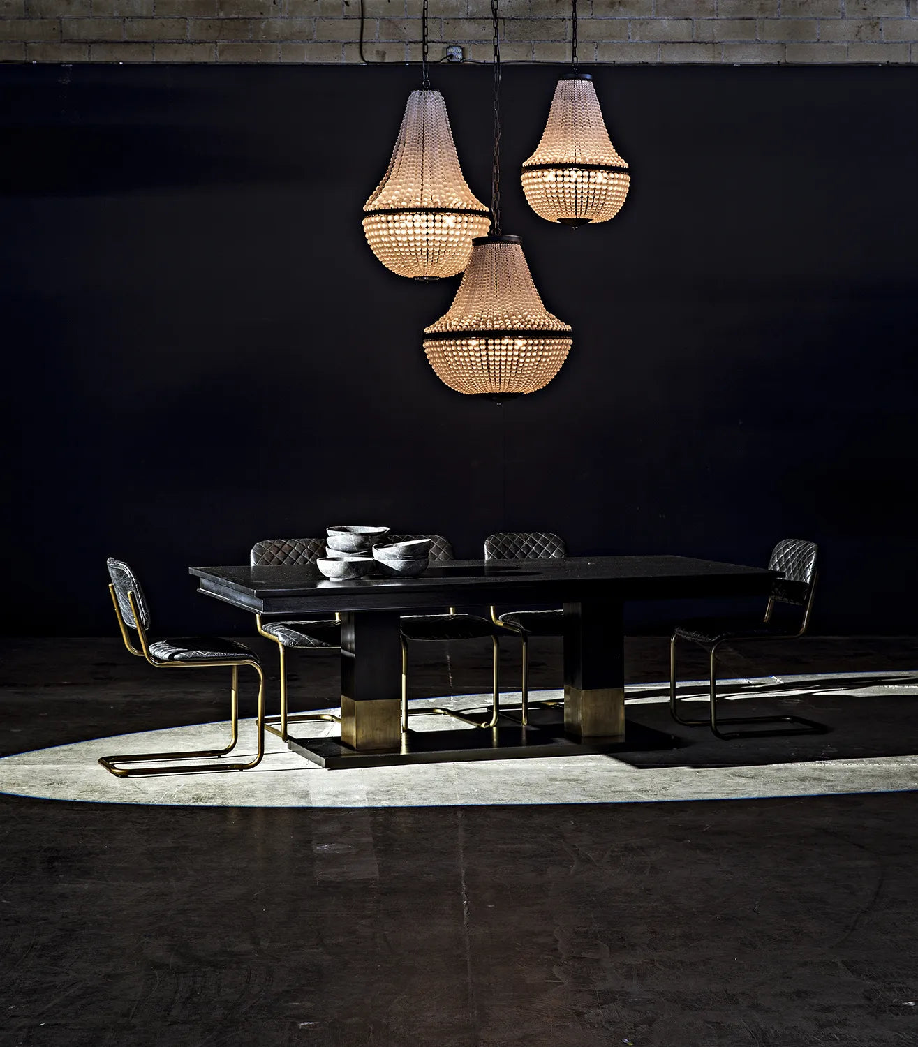 Ravenko dining table