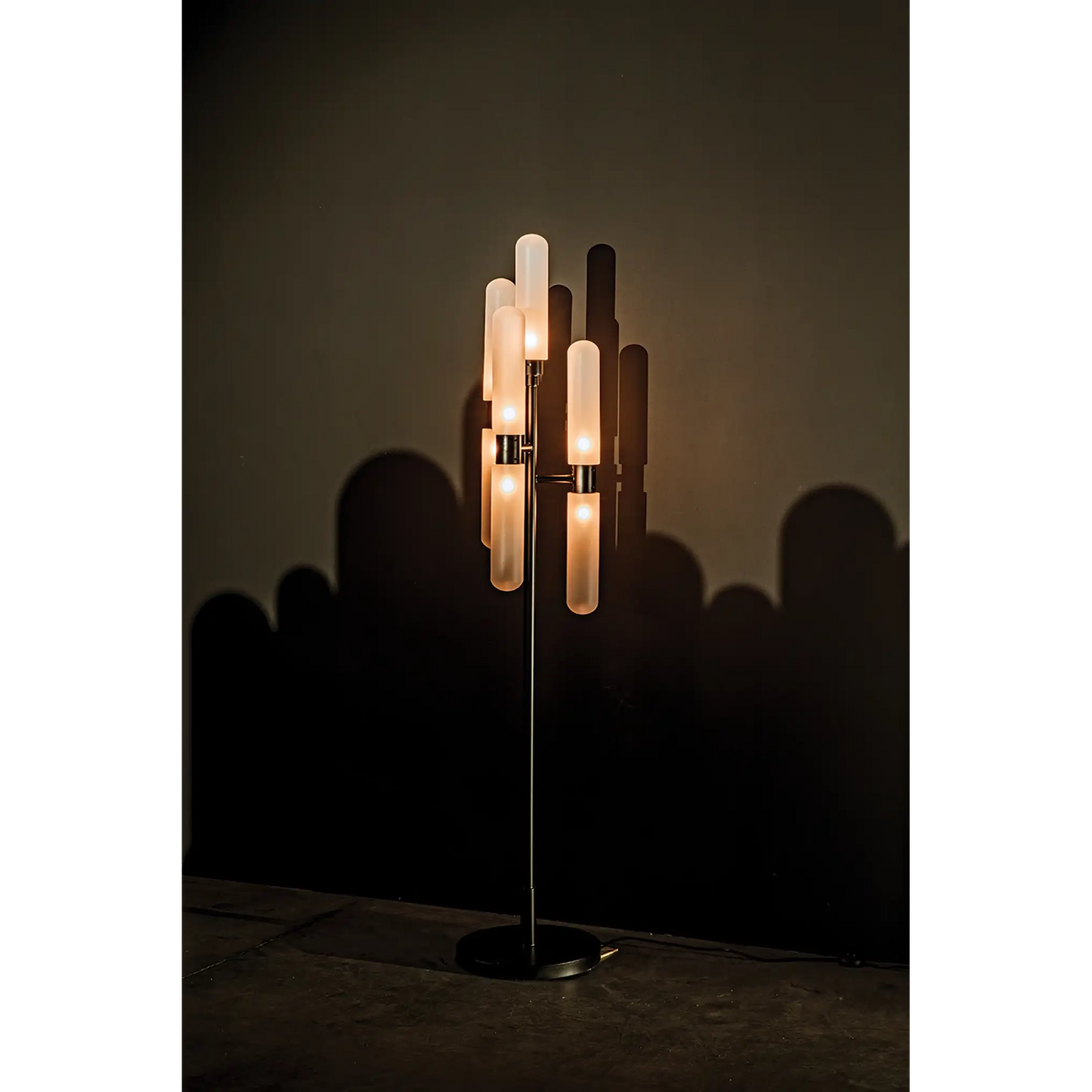 Dominique floor lamp, black metal