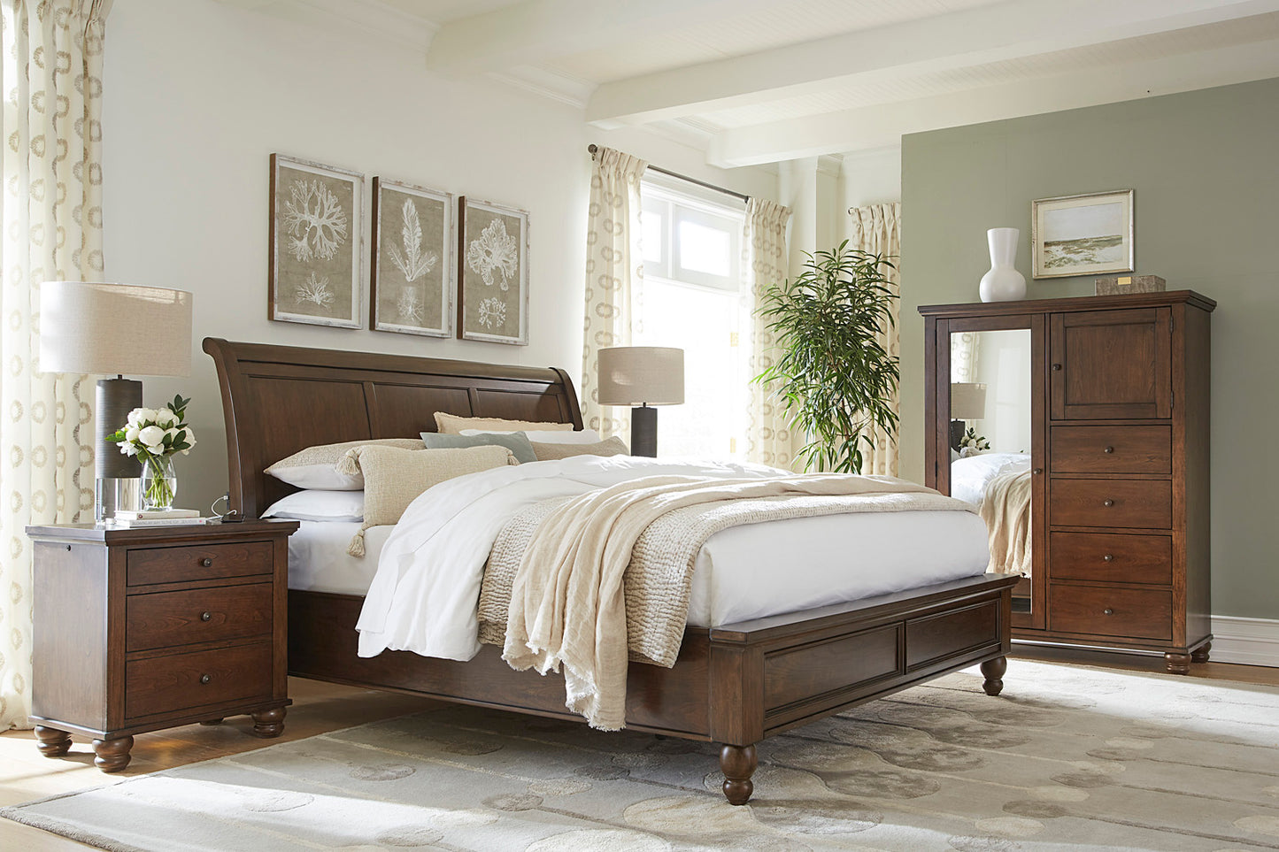 Cambridge sleigh bed