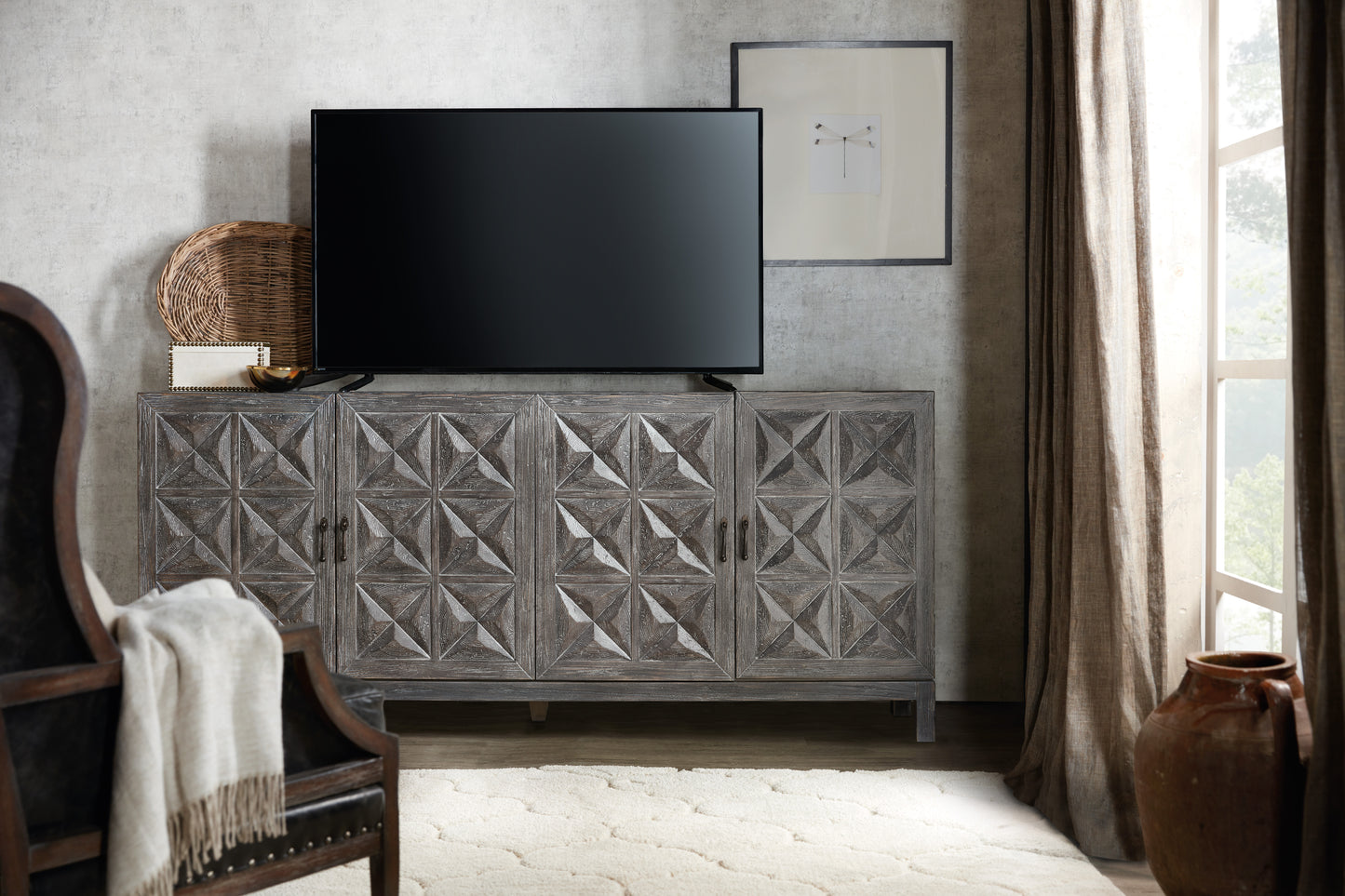 Beaumont entertainment console