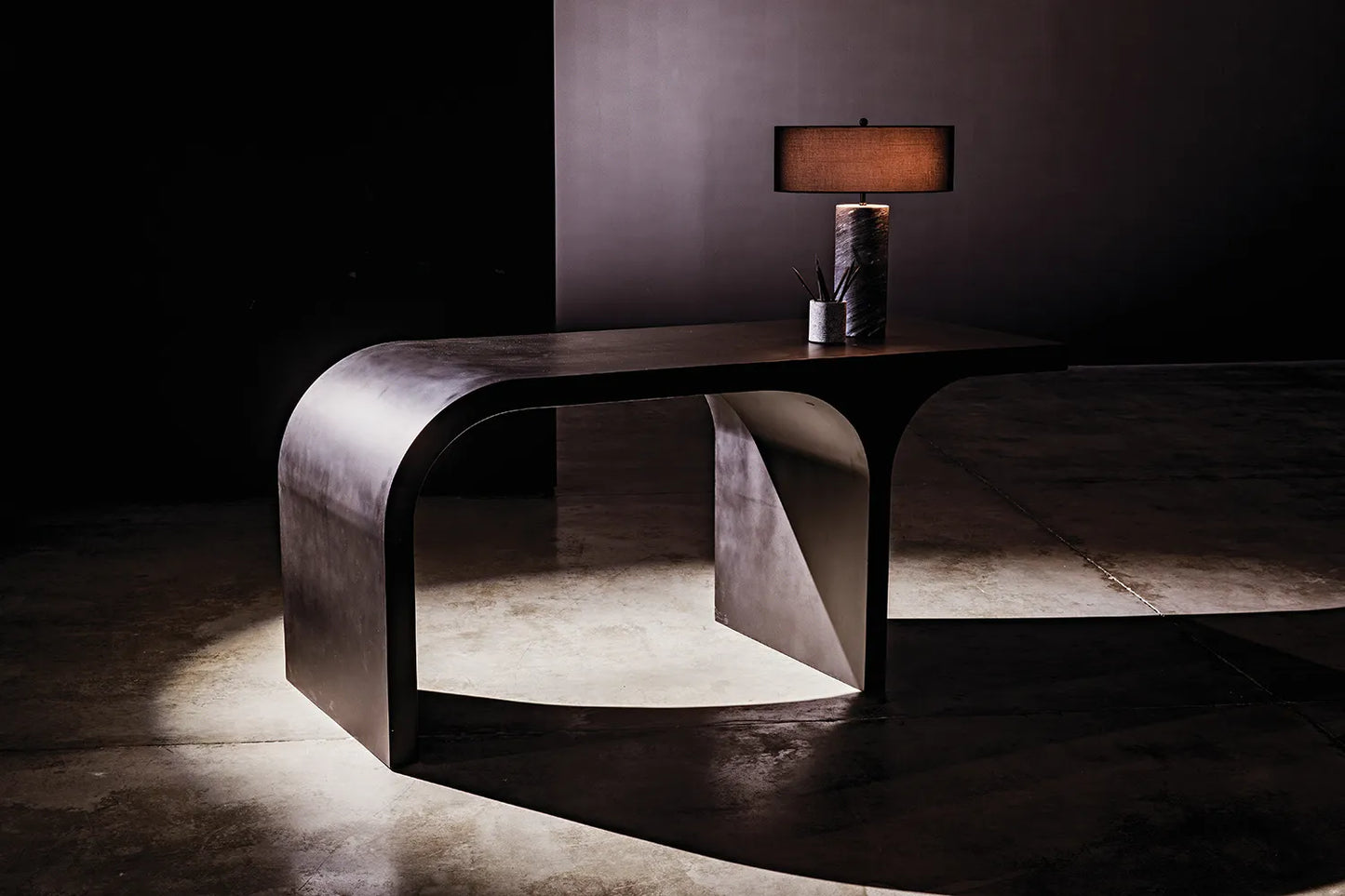 Maximus desk, black metal